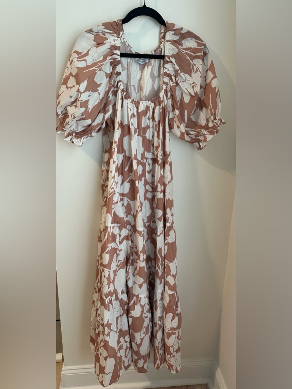 Zoco. Puff sleeve floral maxi dress
